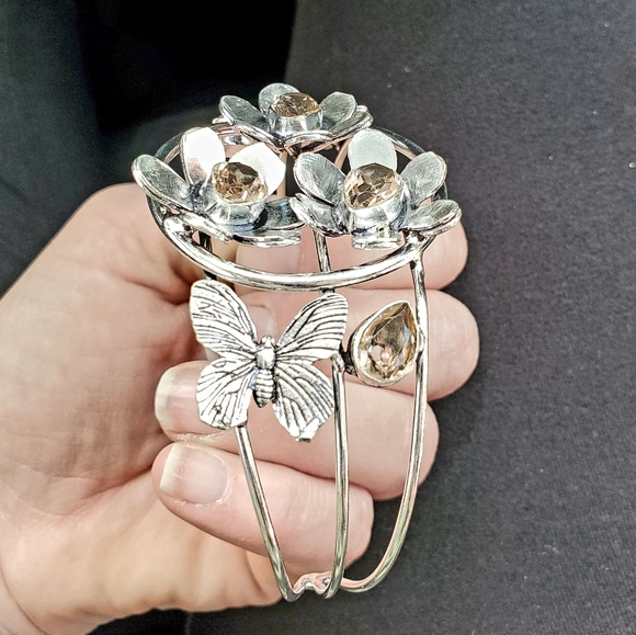 New Unique Morganite Butterflies and Flowers Silver Cuff Bracelet. - Picture 13 of 16